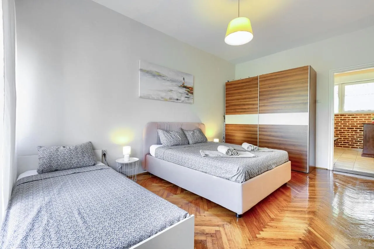 Apartment Place2Bpula-100M From Amphitheater